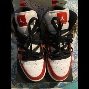Jordan 1MID